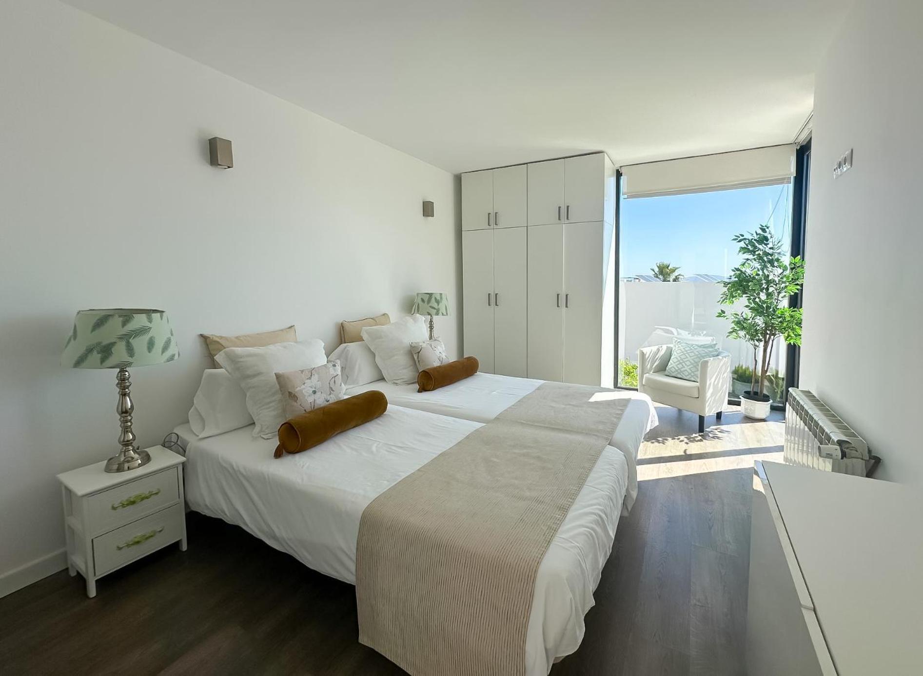 Moderna Con Piscina En * Palma