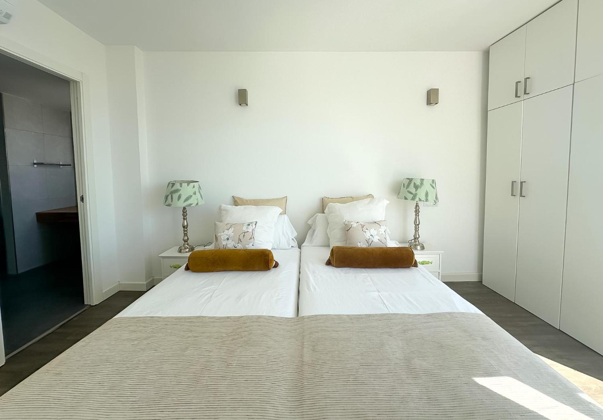 Moderna Con Piscina En * Palma
